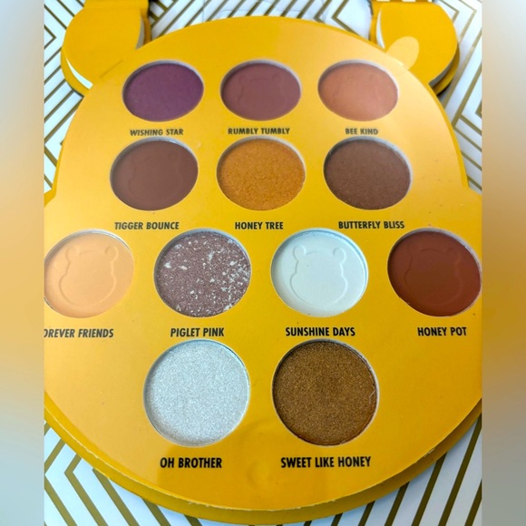 DISNEY WINNIE THE POOH EYESHADOW PALETTE - Picture 5 of 13